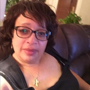 Meet your Posher, Cynthia